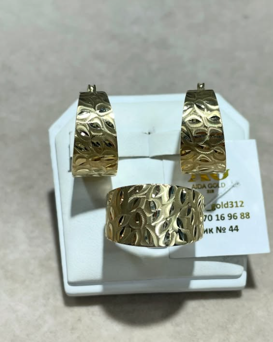 Золотые серьги с кольцом