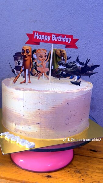 Gâteau d'anniversaire décoratif