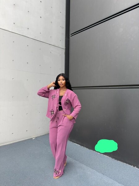 Ensemble élégant femme brodé