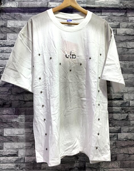 T-shirt tendance avec clous