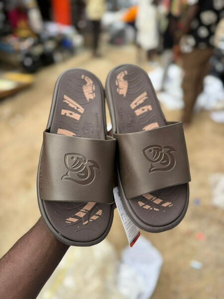 Claquettes confortables unisexes