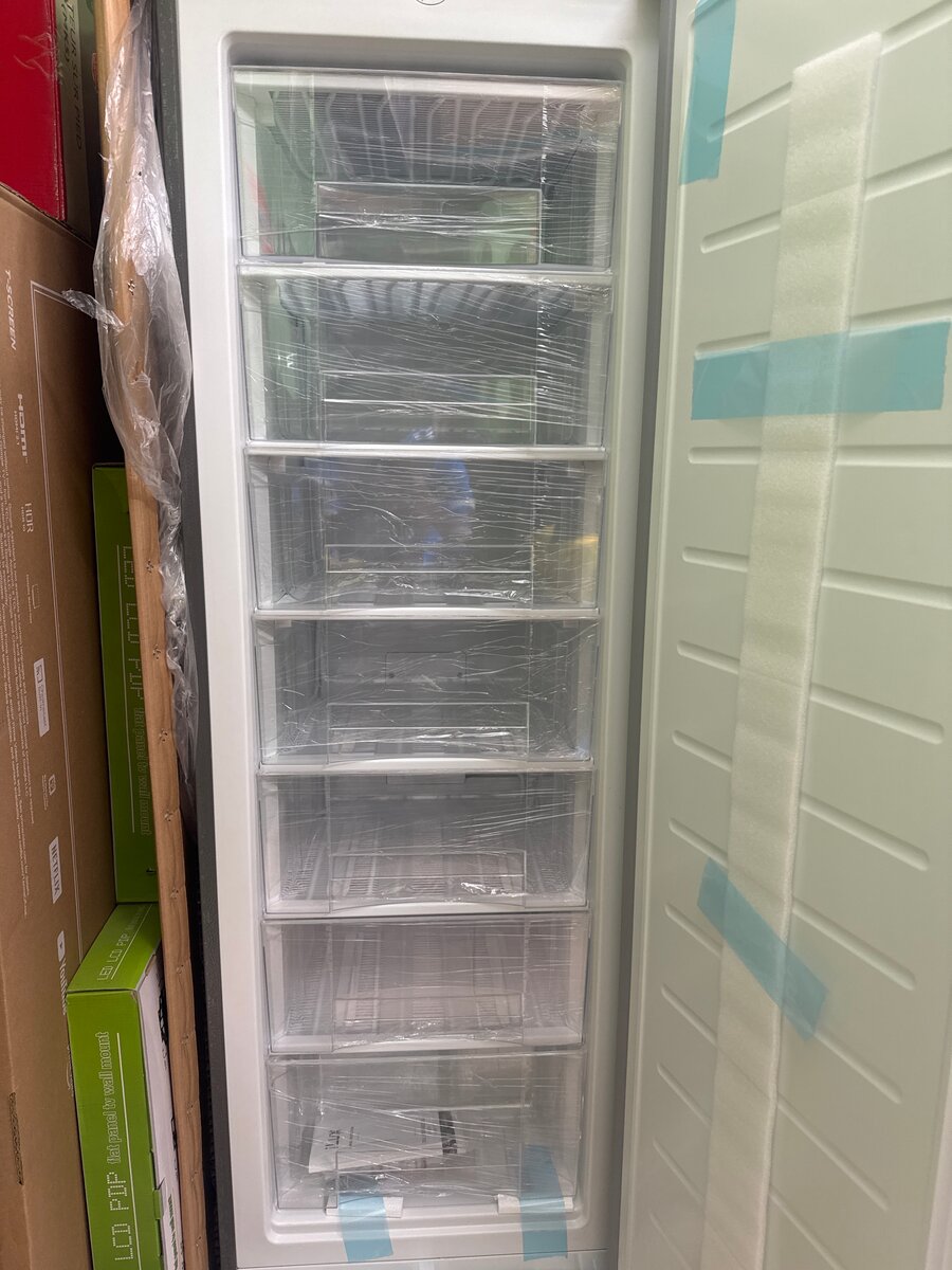 Congélateur vertical moderne