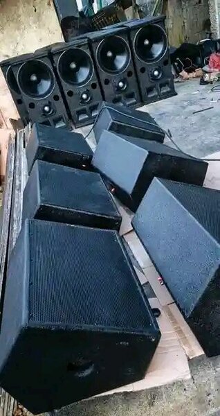 Enceinte et micro professionnel EV & HURE