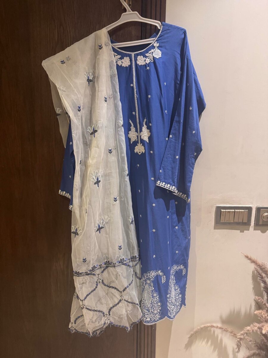 Lawn 2 pc dress by zara shahjhan