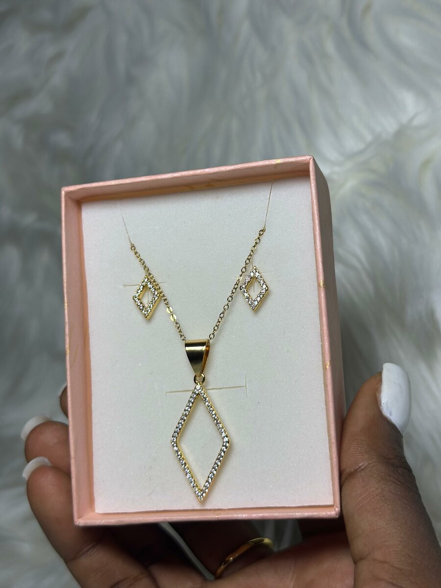 Ensemble collier boucles or