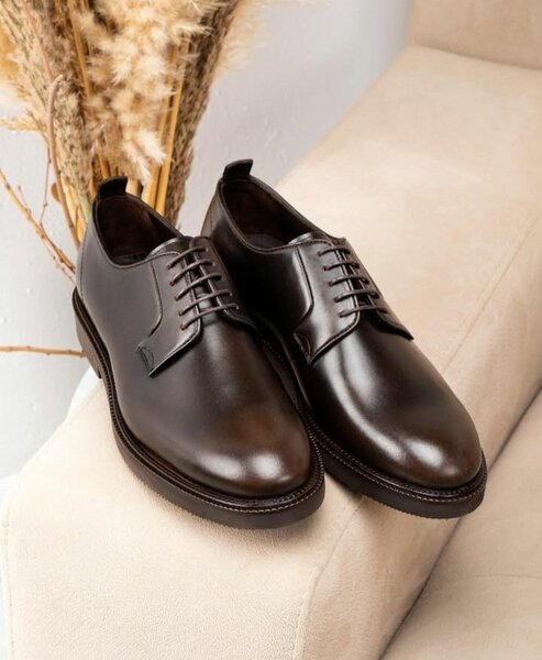 Dress shoe