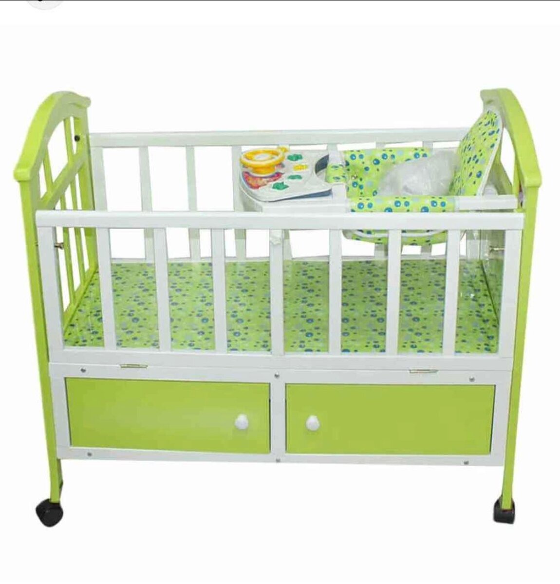 Lit bébé multifonction sécurisé