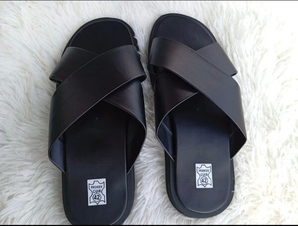 Sandales en cuir noir élégantes