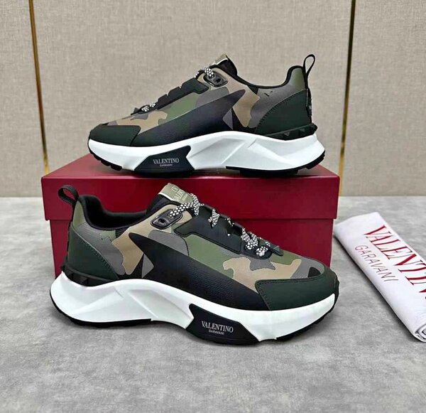 Baskets camouflage Valentino