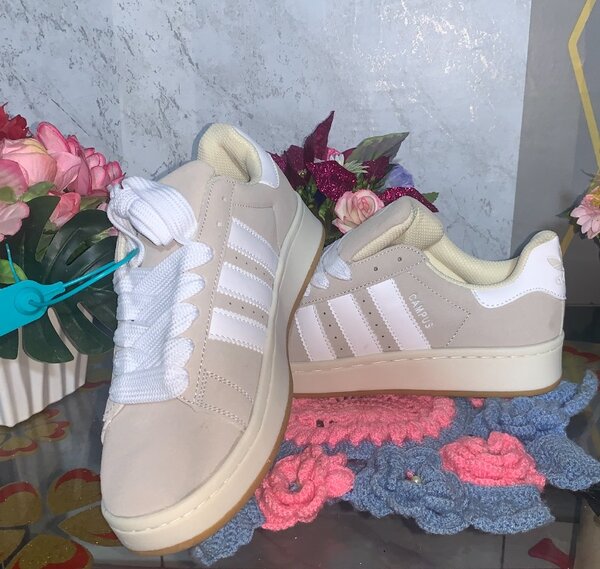 Adidas campus