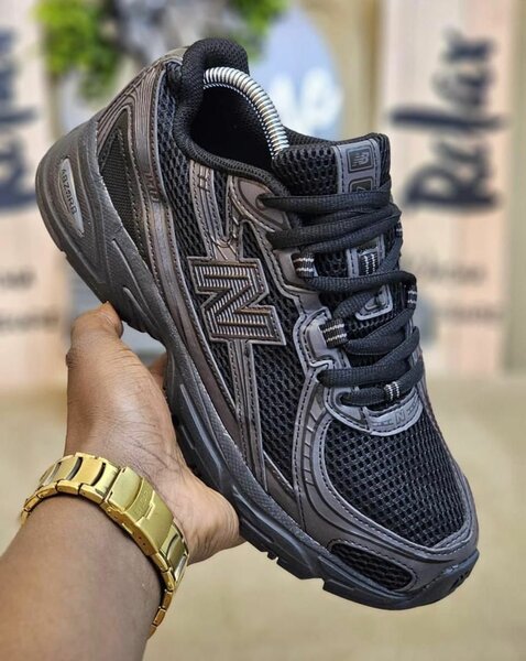 Chaussures de sport noires élégantes