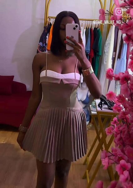 Robe plissée élégante femme