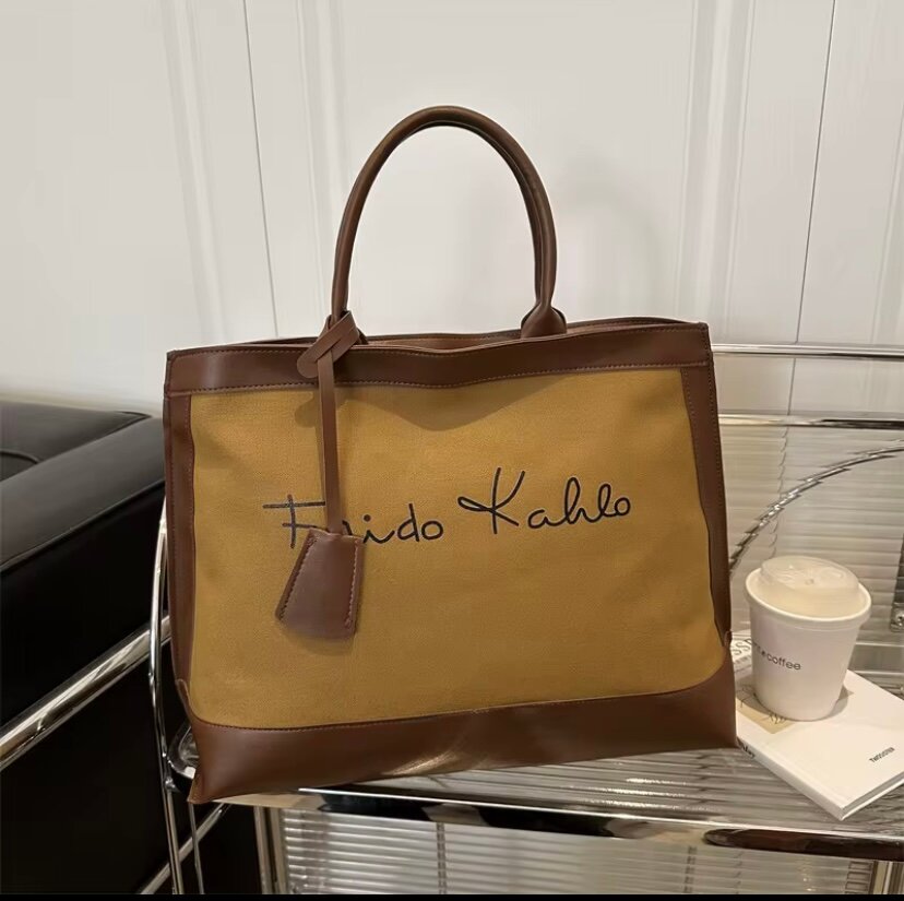 Sac à main en toile élégante