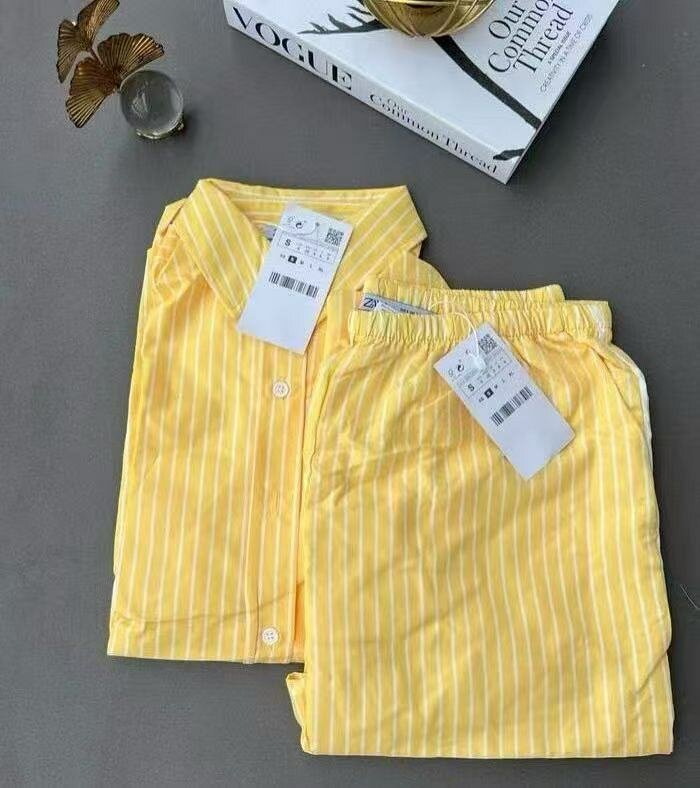 Pyjama rayé jaune confortable