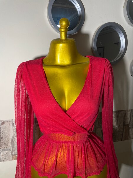 Blouse rouge élégante