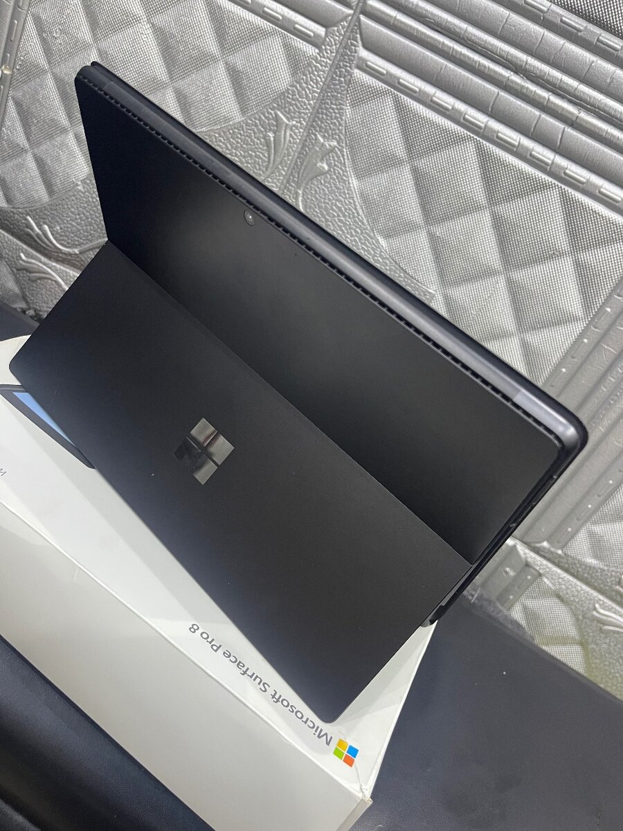 Surface pro8