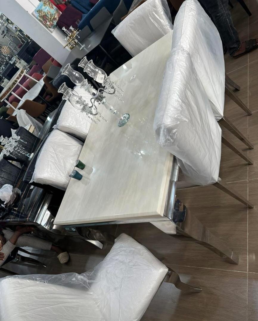 Table à manger moderne