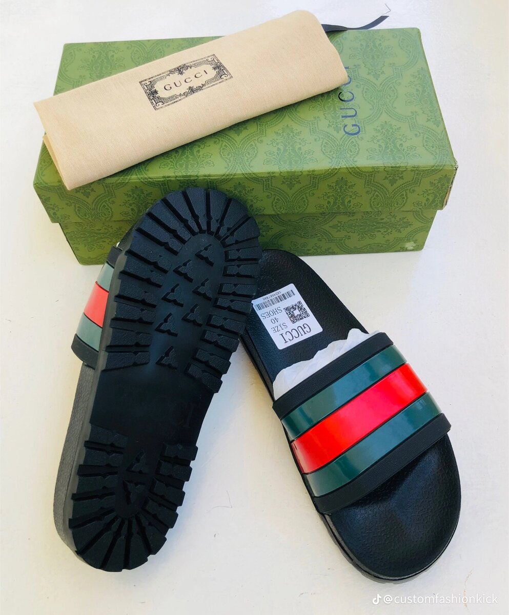 Sandales rayées élégantes homme