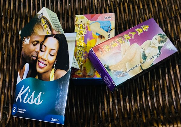 3 préservatifs + 3 lubrifiants