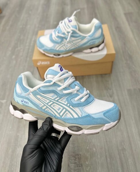 Baskets légères Asics