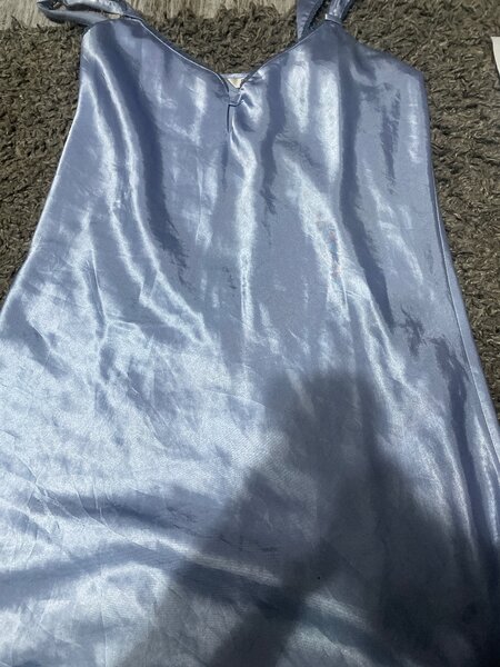Robe nuisette satinée bleue