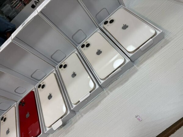 iPhone 13 128go quasi neuf