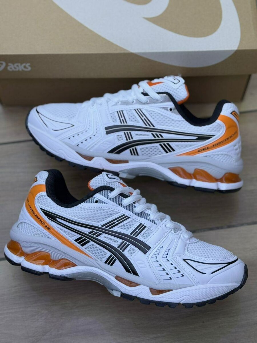 Asics Sneakers