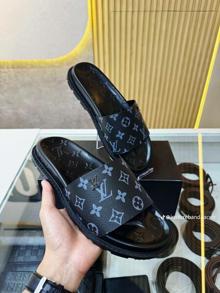 Claquettes de luxe pour homme