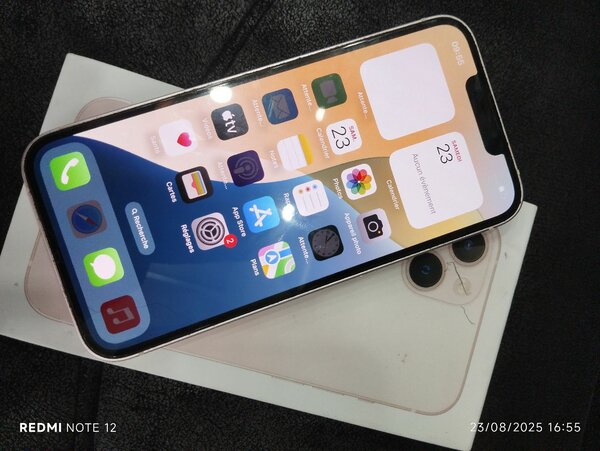 iPhone 13 (128Go) très propre