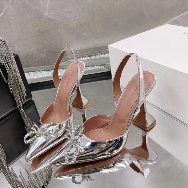 Patent sling-back heel