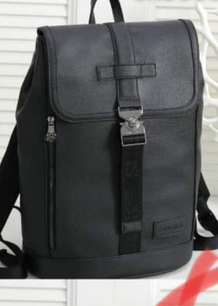 Sac à dos en cuir noir