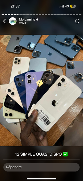 iPhone 12 simple casi neuf en colie