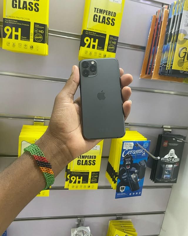 BRAND NEW IPHONE 🍏 pro 