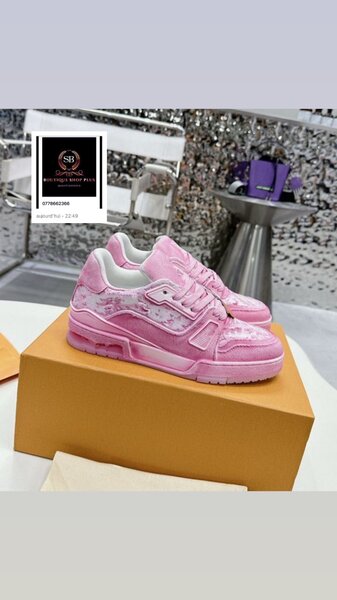 Baskets roses élégantes