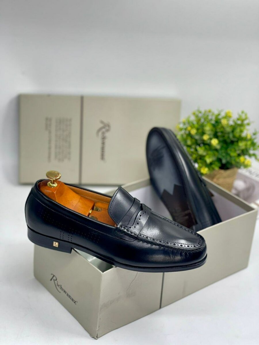 Solid Leather Formal Shoes
