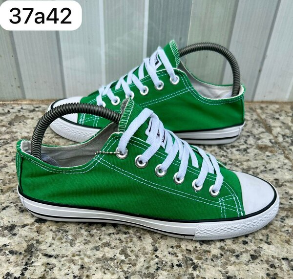 Baskets unisex classiques