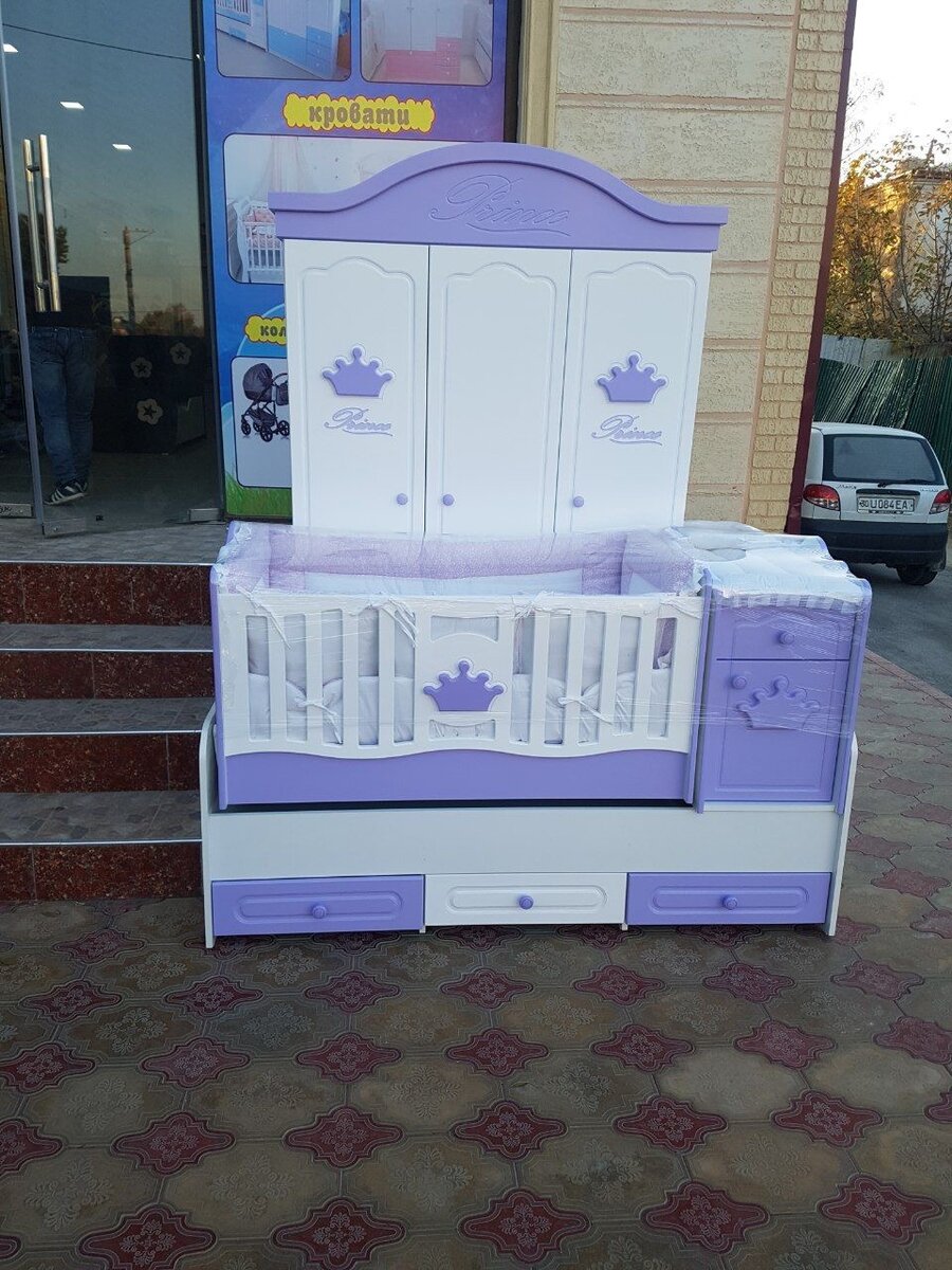 Lit bébé évolutif avec rangement