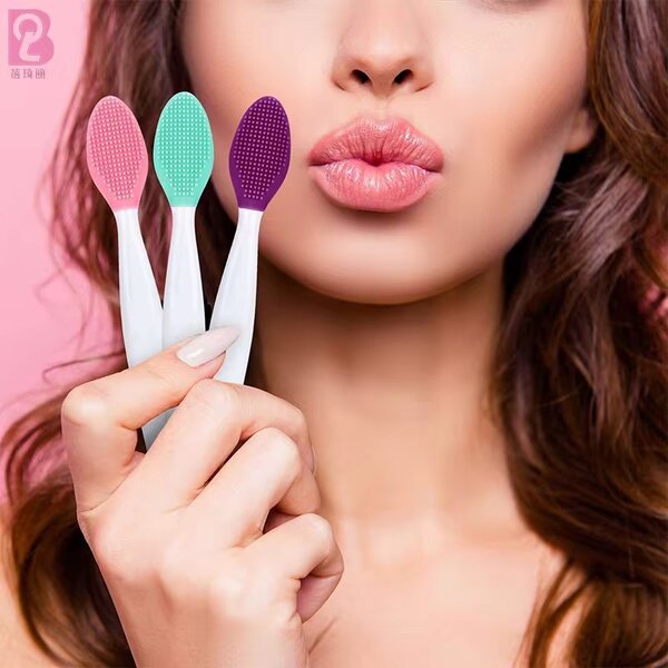 Lip Brush