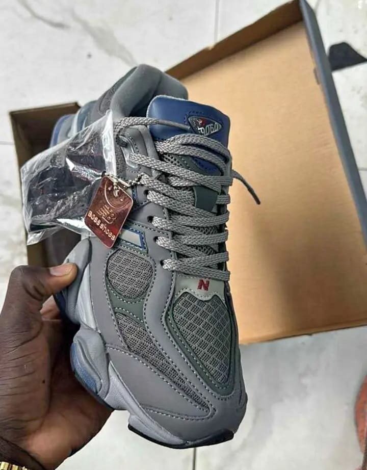 Chaussures Nike grises homme