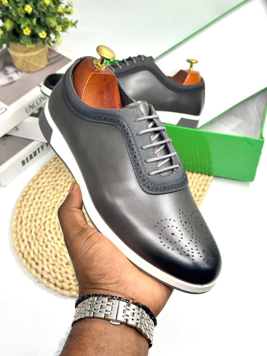 HUGO BOSS GREY AND WHITE