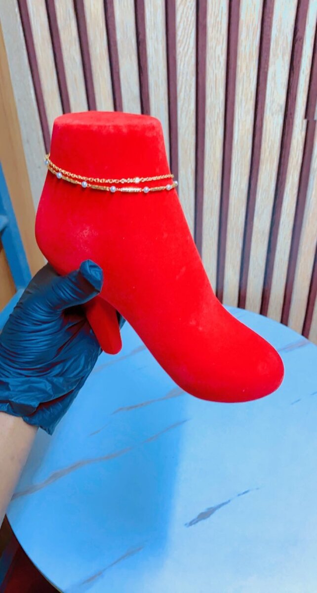 Vitrine à Bijoux en Forme de Bottine