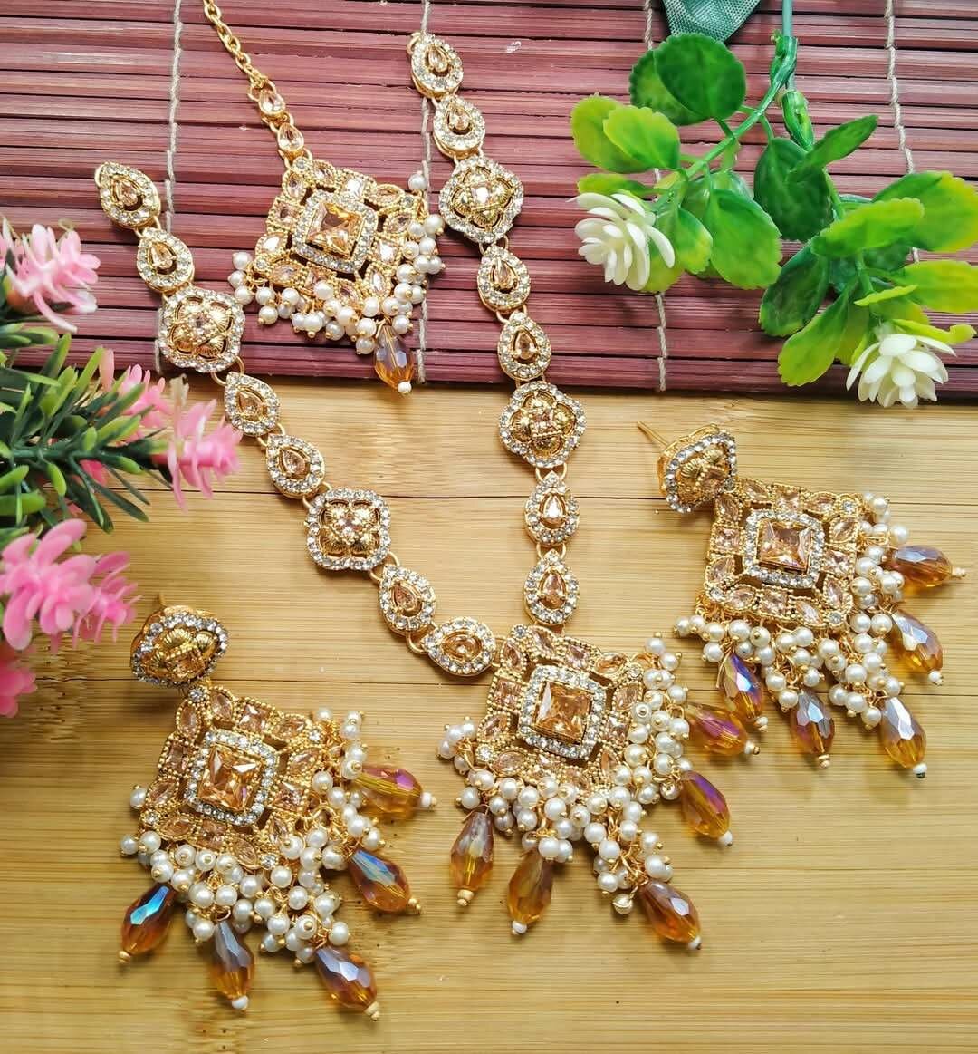 Ladies wedding set Necklace and earrings
