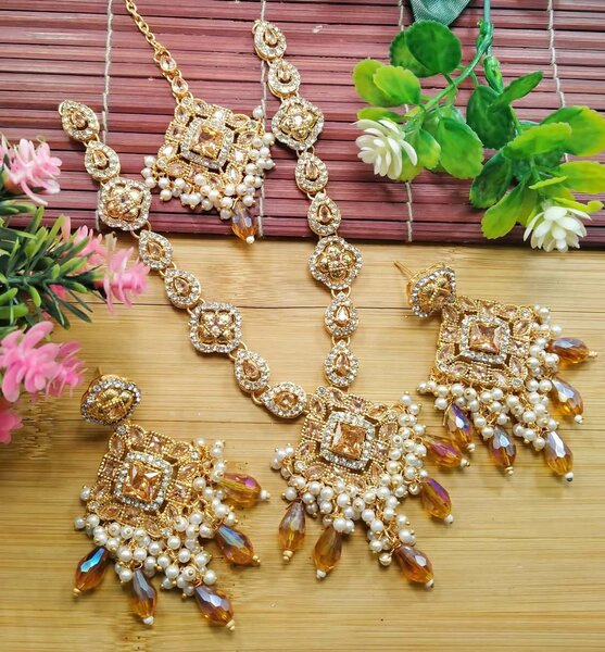 Ladies wedding set Necklace and earrings