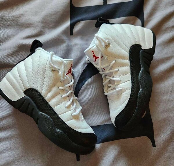 JORDAN 12 BLANC NOIR