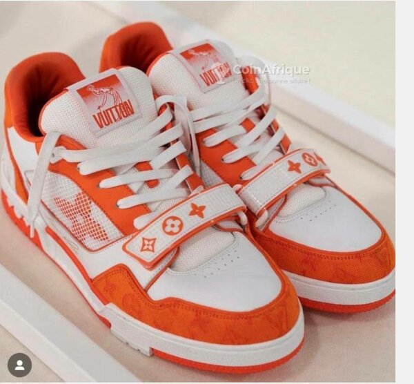 BOTTEGA  ; LOUIS VUITTON