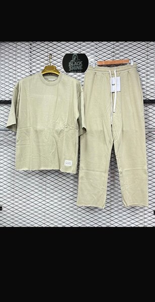 Ensemble de survêtement moderne