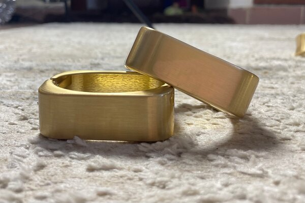 Bracelets en métal texturé