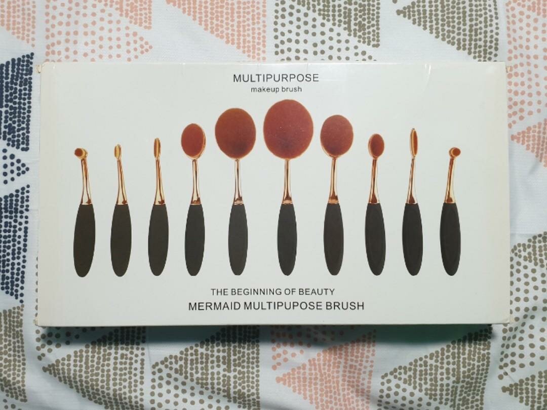 Multipurpose make up brush set
