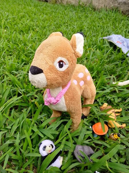 Jouet en peluche Bambi enfant