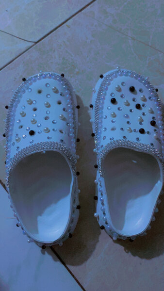 Sabots élégants avec perles 41